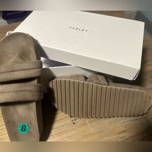 Varley size 8 quilted yoga slippers
